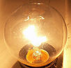 Foto einer Glühbirne, E14-40W klar, af Osram.